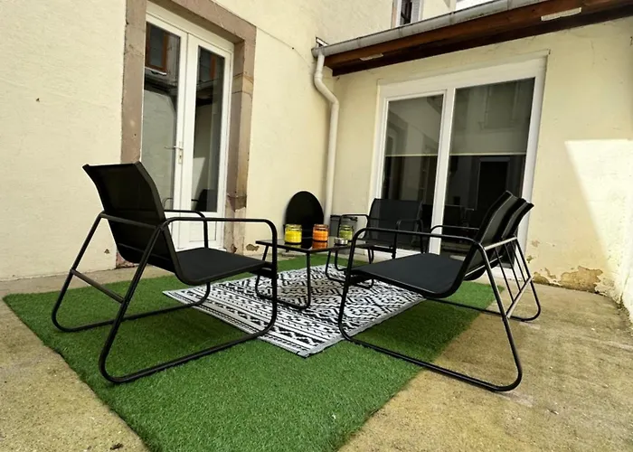 아파트 Hyper Centre, Place Des Vosges T2 Avec Terrasse Et Salon De Jardin.