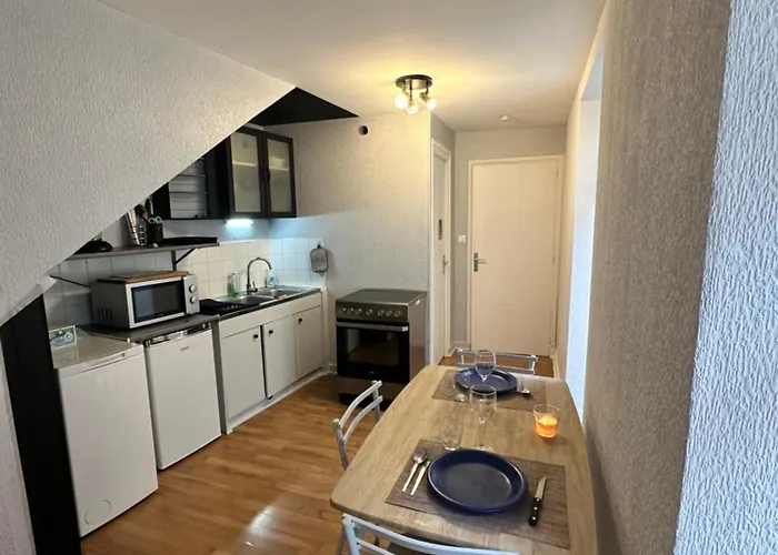 아파트 Hyper Centre, Place Des Vosges T2 Avec Terrasse Et Salon De Jardin. 에피날